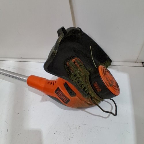 BLACK + DECKER 3-IN-1 CORDLESS LAWN MOWER/EDGER/STRING TRIMMER - 20V - BLACK/ORANGE - (MODEL:‎MTC220) image 4