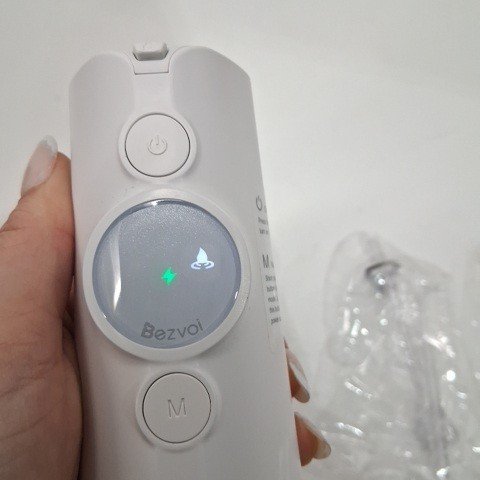 BEZVOI PORTABLE RECHARGEABLE ORAL IRRIGATOR WITH 5 MODES - INCLUDES 6 TIPS - WHITE (MODEL: Y215) image 2