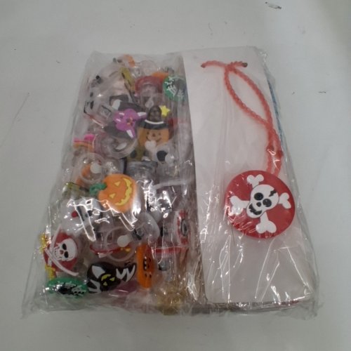 48PC CCINEE LIGHT UP HALLOWEEN PARTY FAVOURS - ASSORTED STYLES AND COLOURS image 3