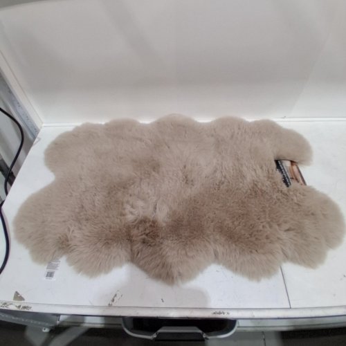 REAL GENUINE LARGE SHEEPSKIN RUG - 24" X 39" - BEIGE (ITEM: 3420081) image 3