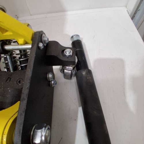 VEVOR LOW PROFILE HYDRAULIC FLOOR JACK WITH DUAL PISTONS - 2-TON CAPACITY - YELLOW/BLACK - (MODEL: WD-B-02000-B00-0) image 3