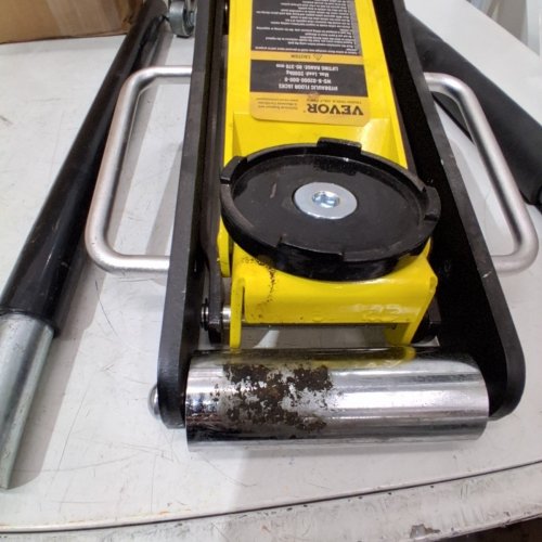 VEVOR LOW PROFILE HYDRAULIC FLOOR JACK WITH DUAL PISTONS - 2-TON CAPACITY - YELLOW/BLACK - (MODEL: WD-B-02000-B00-0) image 4