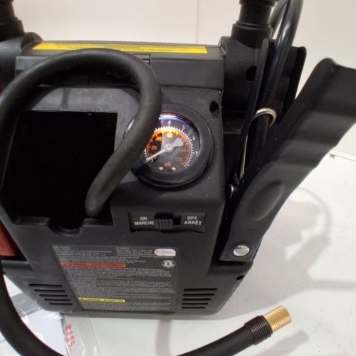 EVERSTART JUMP-STARTER W/ TRIPLE USB-A PORTS (3.1A) AND COMPRESSOR - 1000 PEAK AMP 120PSI 15W - YELLOW/BLACK (MODEL: J7CECA) image 2