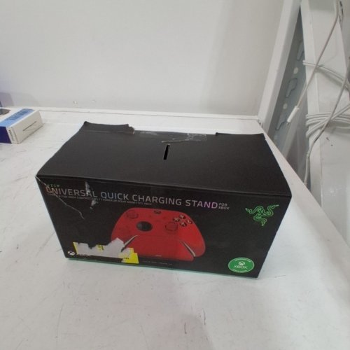 RAZER UNIVERSAL QUICK CHARGING STAND FOR XBOX SERIES X|S: - PLUSE RED image 3