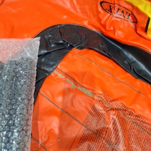 INTEX EXPLORER 300 BOAT SET image 4