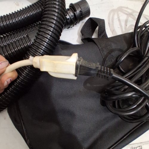 ELECTRIC DRYWALL SANDER WITH VACUUM - 120 V - ORANGE/BLACK image 2