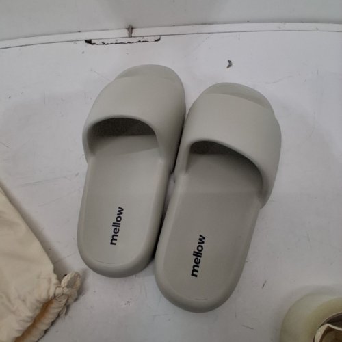 UNISEX MELLOW SOFT DREAM SLIDES - WOMEN'S 12.5-13, MEN'S 10.5-11 - GREY image 2