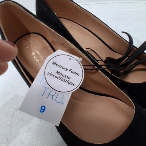 WOMEN'S TIME AND TRU DRESS BLOCK HEELS - 9 - BLACK image 4