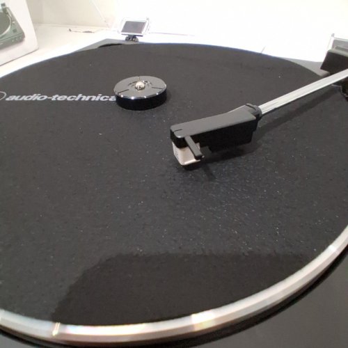 AUDIO-TECHNICA FULLY AUTOMATIC BLUETOOTH BELT-DRIVE STEREO TURNTABLE - BLACK (MODEL: AT-LP60XBT-BK) image 6