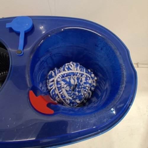 VILEDA EASYWRING RINSE CLEAN SPIN MOP AND BUCKET SYSTEM - BLUE/RED/GREY image 3