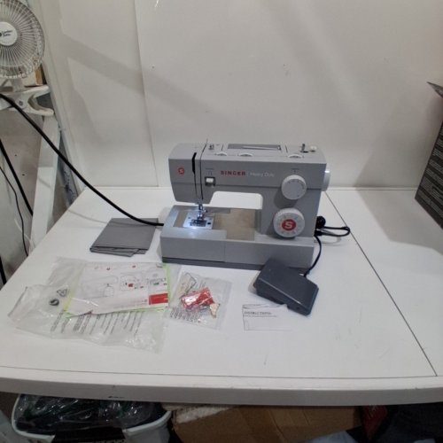 SINGER HEAVY DUTY SEWING MACHINE - GREY (MODEL: 4423) image 4