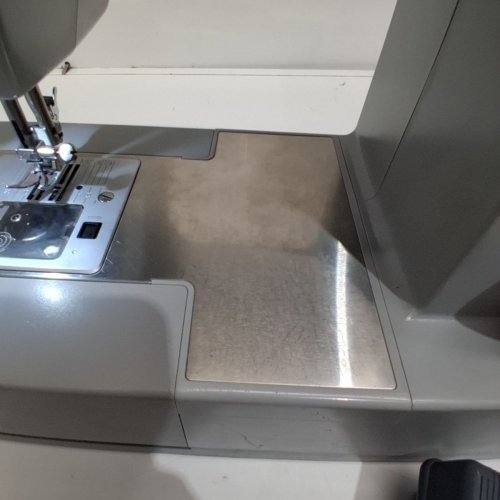SINGER HEAVY DUTY SEWING MACHINE - GREY (MODEL: 4423) image 5
