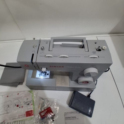 SINGER HEAVY DUTY SEWING MACHINE - GREY (MODEL: 4423) image 6