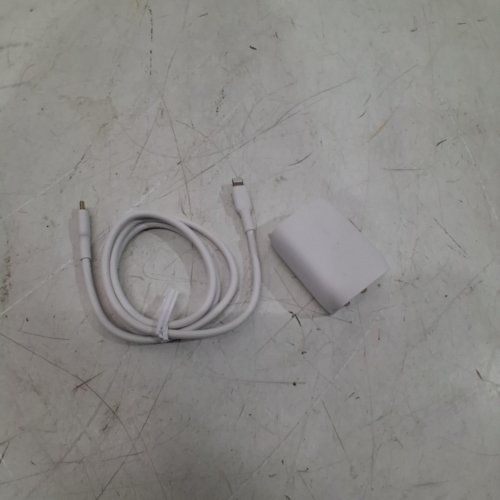 BELKIN USB C CHARGER WITH LIGHTNING CABLE- 20W - WHITE image 2