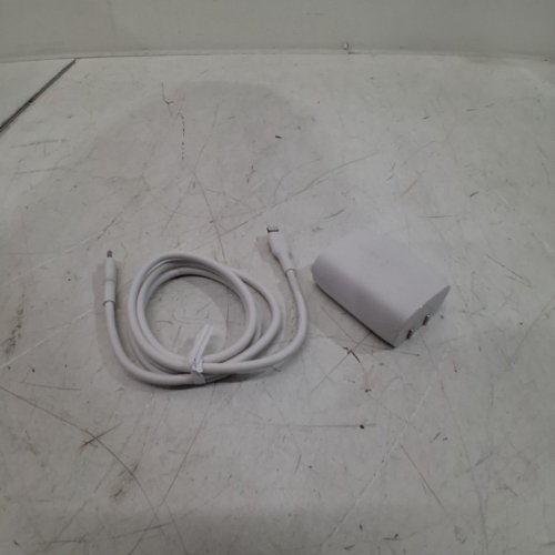 BELKIN USB C CHARGER WITH LIGHTNING CABLE- 20W - WHITE image 4