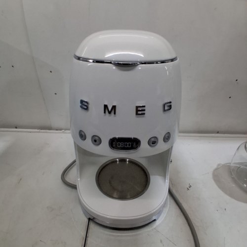 SMEG 50FTS RETRO STYLE DRIP FILTER COFFEE MACHINE - 10 CUPS CAPACITY - 1050W - WHITE (MODEL: DCF02WHUS) image 2