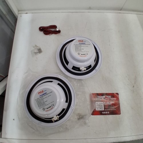 2PK PYLE WATERPROOF DUAL MARINE SPEAKERS - 300W - 8" - WHITE/BLACK (MODEL: PLMR82) image 3
