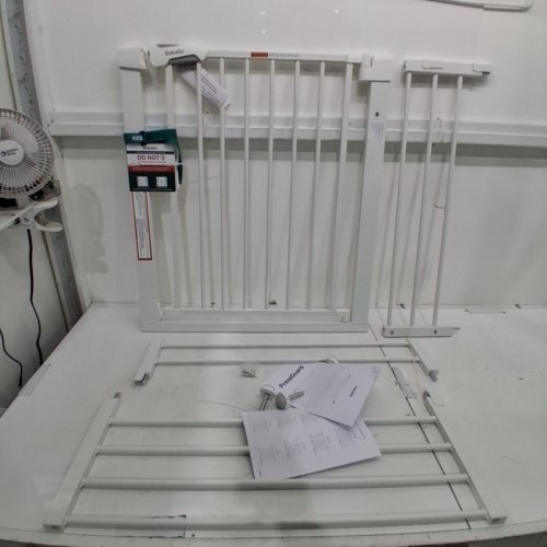 BABELIO ADJUSTABLE BABY GATE FOR DOORWAYS - 29" TO 55" X 30" - WHITE (MODEL: CB-M-101) image 2