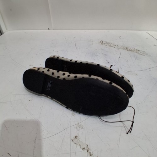 WOMEN'S NO BOUNDARIES MESH POLKA DOT FLAT SHOES - SIZE 9 - TAN / BLACK (STYLE : 50949284) image 3