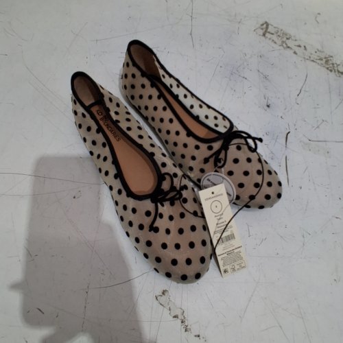 WOMEN'S NO BOUNDARIES MESH POLKA DOT FLAT SHOES - SIZE 9 - TAN / BLACK (STYLE : 50949284) image 4