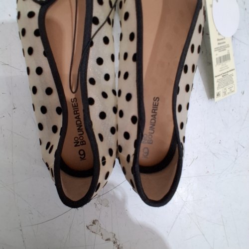 WOMEN'S NO BOUNDARIES MESH POLKA DOT FLAT SHOES - SIZE 9 - TAN / BLACK (STYLE : 50949284) image 5