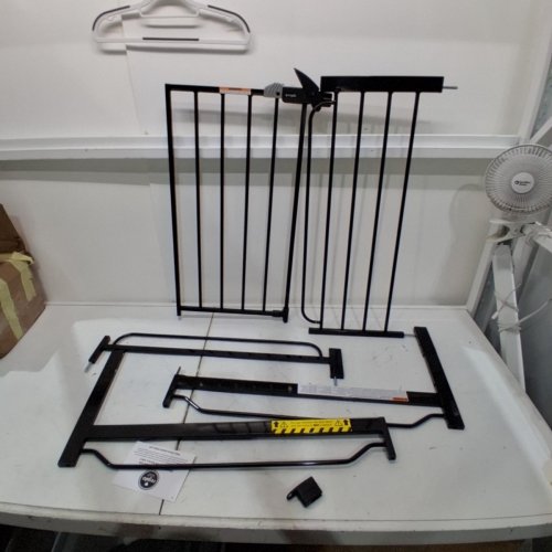 REGALO EASY STEP EXTRA WIDE SAFETY GATE - 29-49"X 30" - BLACK  (MODEL:1164 EB DS) image 3
