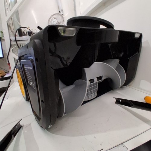 CORDLESS SNOW BLOWER- 2 X 20V - 20" CLEARING WIDTH - BLACK/ GRAY/YELLOW (MODEL: HL-SXJ-01) image 4