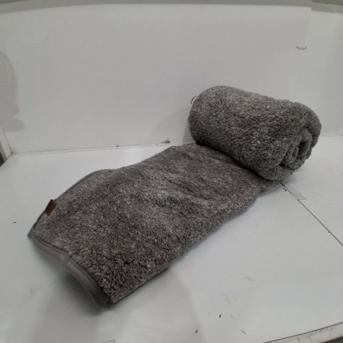 ROOTS HOME SHERPA THROW BLANKET - 50" X 70" - GREY /WHITE (ITEM: 2620482) image 3