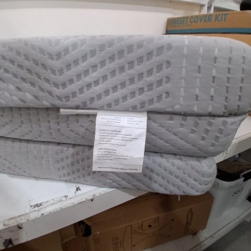 CERTIPUR-US TRI FOLDING MATTRESS WITH WASHABLE COVER - 25" X 75" X 4" - GREY image 4
