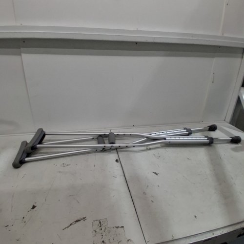 MEDLINE GUARDIAN STANDARD ALUMINUM ADJUSTABLE CRUTCHES - 5.2FT TO 5.10FT - ALUMINUM (MODEL: MDSV80535) image 2
