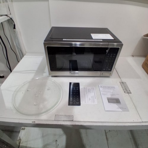 BLACK+DECKER STAINLESS STEEL MICROWAVE OVEN WITH PUSH BUTTON DOOR AND CHILD SAFETY LOCK - 900W - 1.1 CU.FT. - BLACK/SILVER (MODEL: EM031MB11-P) image 5