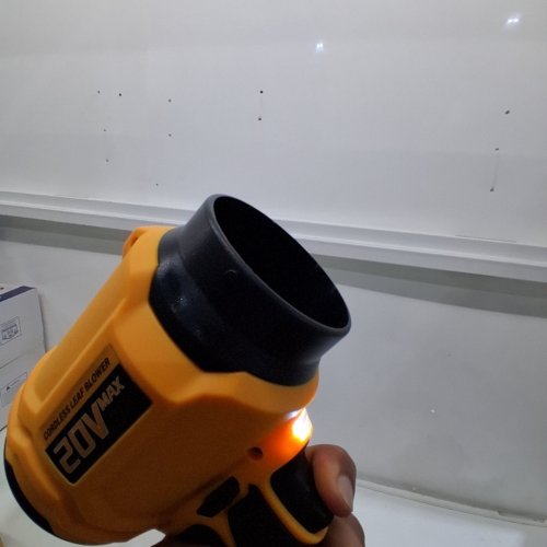 DOOYUTOOL CORDLESS HANDHELD ELECTRIC LEAF BLOWER WITH LIGHT, battery and charger - 180MPH/720CFM - 20V - YELLOW/BLACK (MODEL: LB-30) image 2