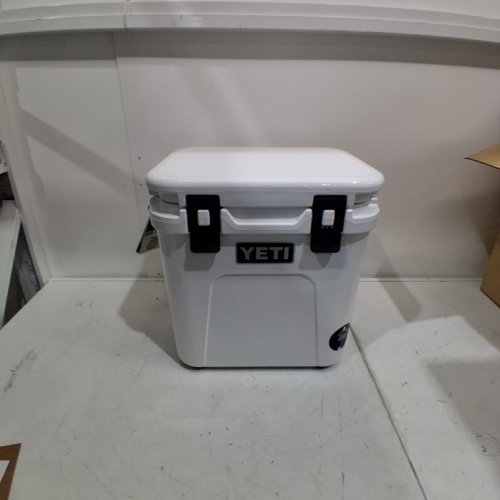 YETI ROADIE 24 HARDSIDE PORTABLE COOLER - 20L CAPACITY - WHITE image 2