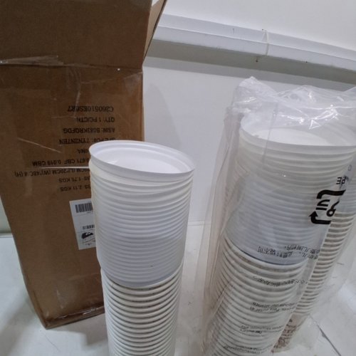 100PK AMAZON BASICS DISPOSABLE PAPER COFFEE CUPS WITH LIDS - 16OZ - MULTICOLOR image 3