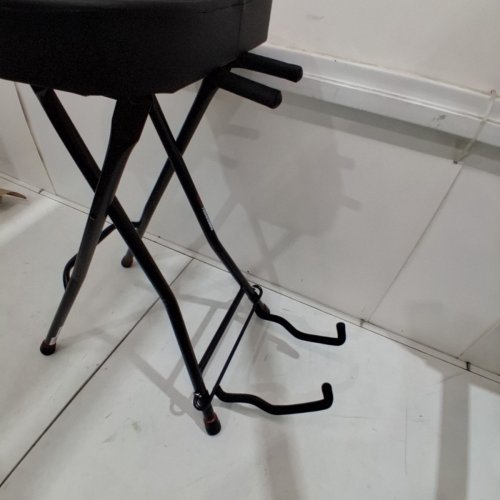 GATOR FRAMEWORKS FOLDABLE GUITAR STOOL WITH PADDED SEAT - 27" - BLACK (MODEL: GFW-GTRSTOOL) image 4
