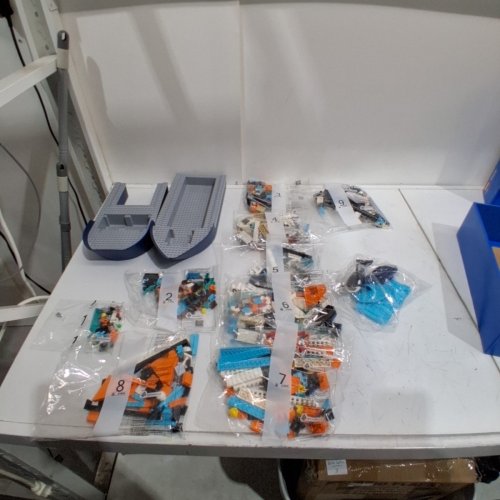 815PC LEGO CITY ARCTIC EXPLORER SHIP BUILDING SET - (MODEL:60368) image 2
