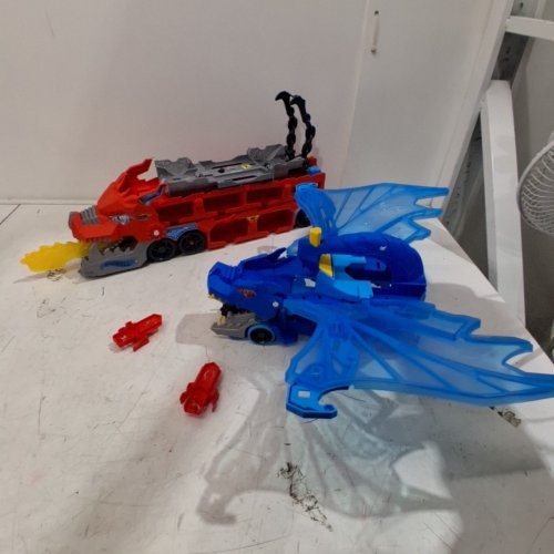 HOT WHEELS CITY TOY CAR TRACK SET WITH 2 DIE CAST CARS - RED/BLUE image 2