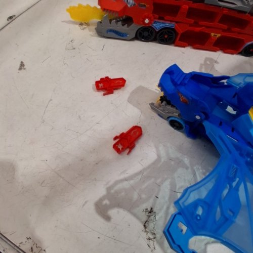 HOT WHEELS CITY TOY CAR TRACK SET WITH 2 DIE CAST CARS - RED/BLUE image 3