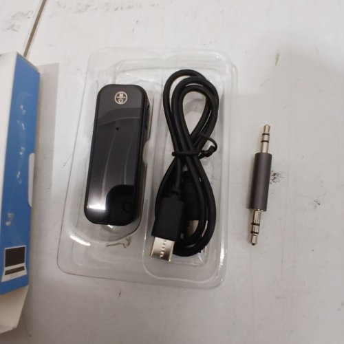 WIRELESS BLUETOOTH 5.0 TRANSMITTER & RECIEVER, 2-IN-1 SYSTEM FOR HANDS FREE CALLING, 10M TRANSMISSION RANGE, PLUG & PLAY - (MODEL: C28) image 3