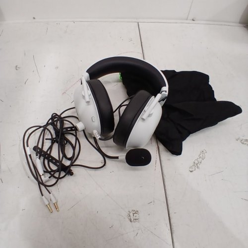 RAZER BLACKSHARK V2 X GAMING HEADSET 7.1 SURROUND SOUND CAPABLE, MEMORY FOAM CUSHION, MULTIPLATFORM, 3.5MM HEADPHONE JACK - WHITE (MODEL: ‎RZ04-0324) image 2