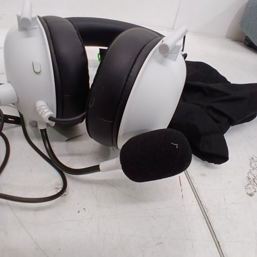 RAZER BLACKSHARK V2 X GAMING HEADSET 7.1 SURROUND SOUND CAPABLE, MEMORY FOAM CUSHION, MULTIPLATFORM, 3.5MM HEADPHONE JACK - WHITE (MODEL: ‎RZ04-0324) image 3