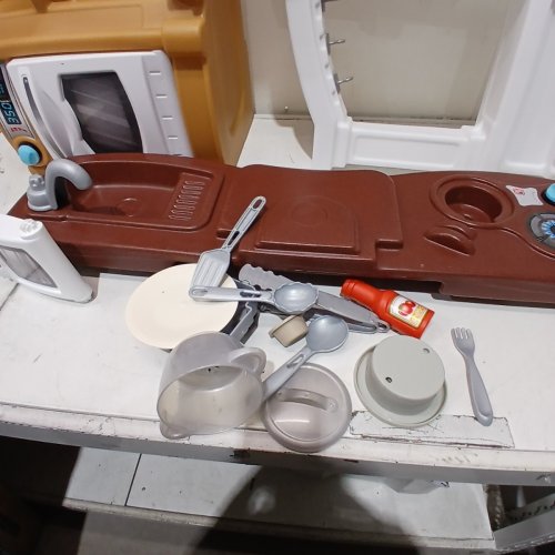 STEP2 PLAY KITCHEN INDOOR/OUTDOOR - BROWN AND WHITE image 3