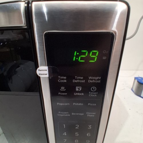 BLACK + DECKER DIGITAL PUSH BUTTON DOOR MICROWAVE OVEN - 700W - BLACK/STAINLESS STEEL (MODEL: EM720CB7-P) image 2