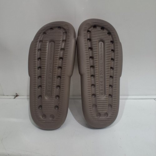 UNISEX MELLOW SOFT CLOUD SLIDES / SLIPPERS - MEN'S: 10 - 10.5 WOMEN'S: 12 - 12.5 - BROWN (MODEL : ML05) image 4