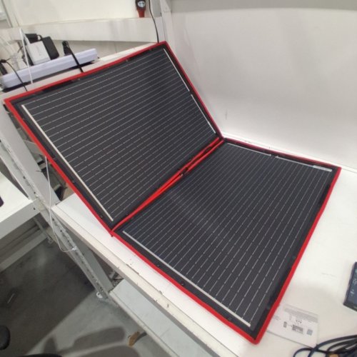 DOKIO PORTABLE FOLDABLE SOLAR PANEL KIT 110W 18V - 21" X 28" - RED/BLACK (MODEL:FFSP-110M) image 2