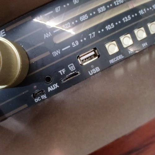 PRUNUS CORDED/WIRELESS RETRO VINTAGE-STYLE BLUETOOTH RADIO & SPEAKER - BROWN WOODGRAIN (MODEL: J-199) image 4