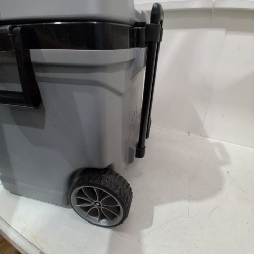 IGLOO MAXCOLD LATITUDE ROLLER COOLER - 62 QT - GREY/BLACK - (MODEL: 1872193) image 6