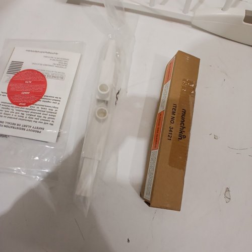 MUNCHKIN EASY CLOSE SAFETY GATE - 35" - WHITE - (MODEL:MK0002-012 REV 5 ) image 3