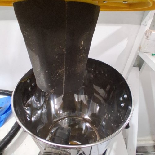 STANLEY STAINLESS STEEL WET/DRY SHOP VACUUM- 4GAL - BLACK/YELLOW (MODEL: SL18129) image 4
