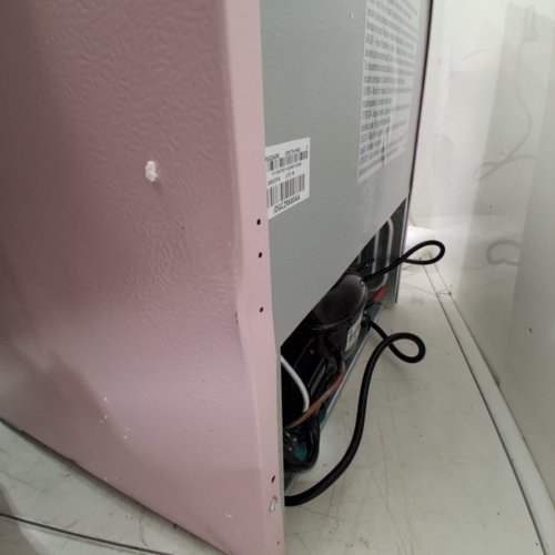 FRIGIDAIRE 1.6 CU.FT RETRO COMPACT REFRIGERATOR WITH BUILT IN BOTTLE OPENER - PINK (MODEL: EFR179-PINK) image 4